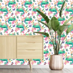 Lady Chameleon Wallpaper